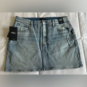 NEW Women’s Silver Size 30 High Rise Mini Skirt